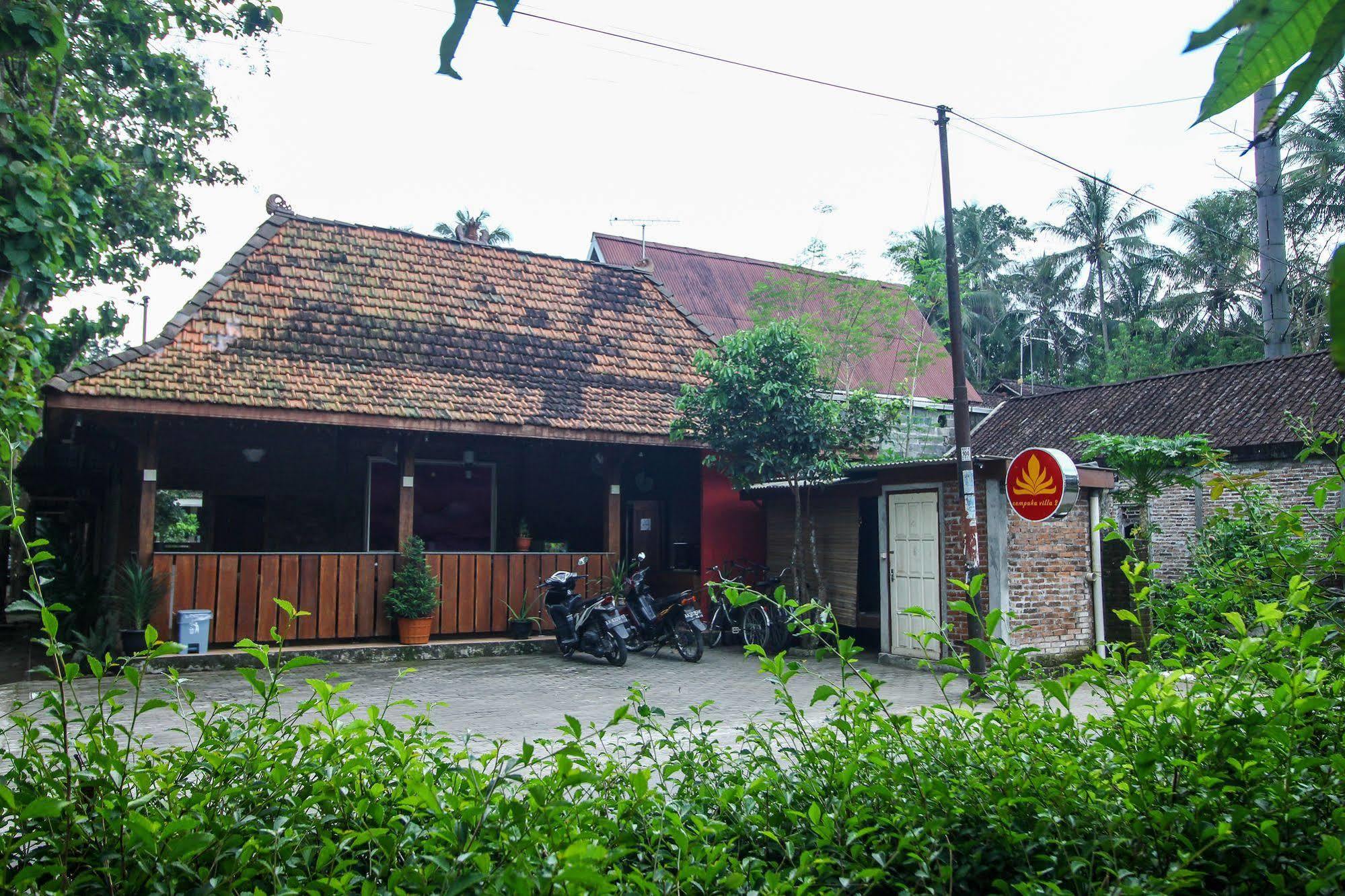 Cempaka Villa Magelang Extérieur photo