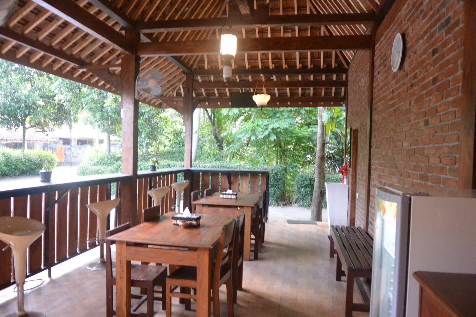 Cempaka Villa Magelang Extérieur photo
